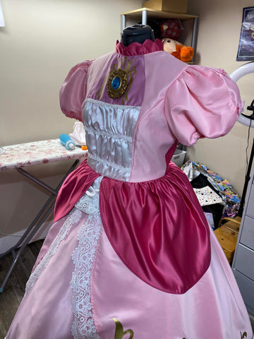 Nintendo Princess Peach Cosplay Costume